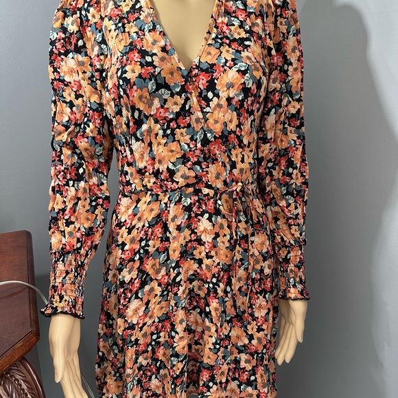 wild fable Dresses & Skirts - Floral V-Neck Long Sleeve Dress